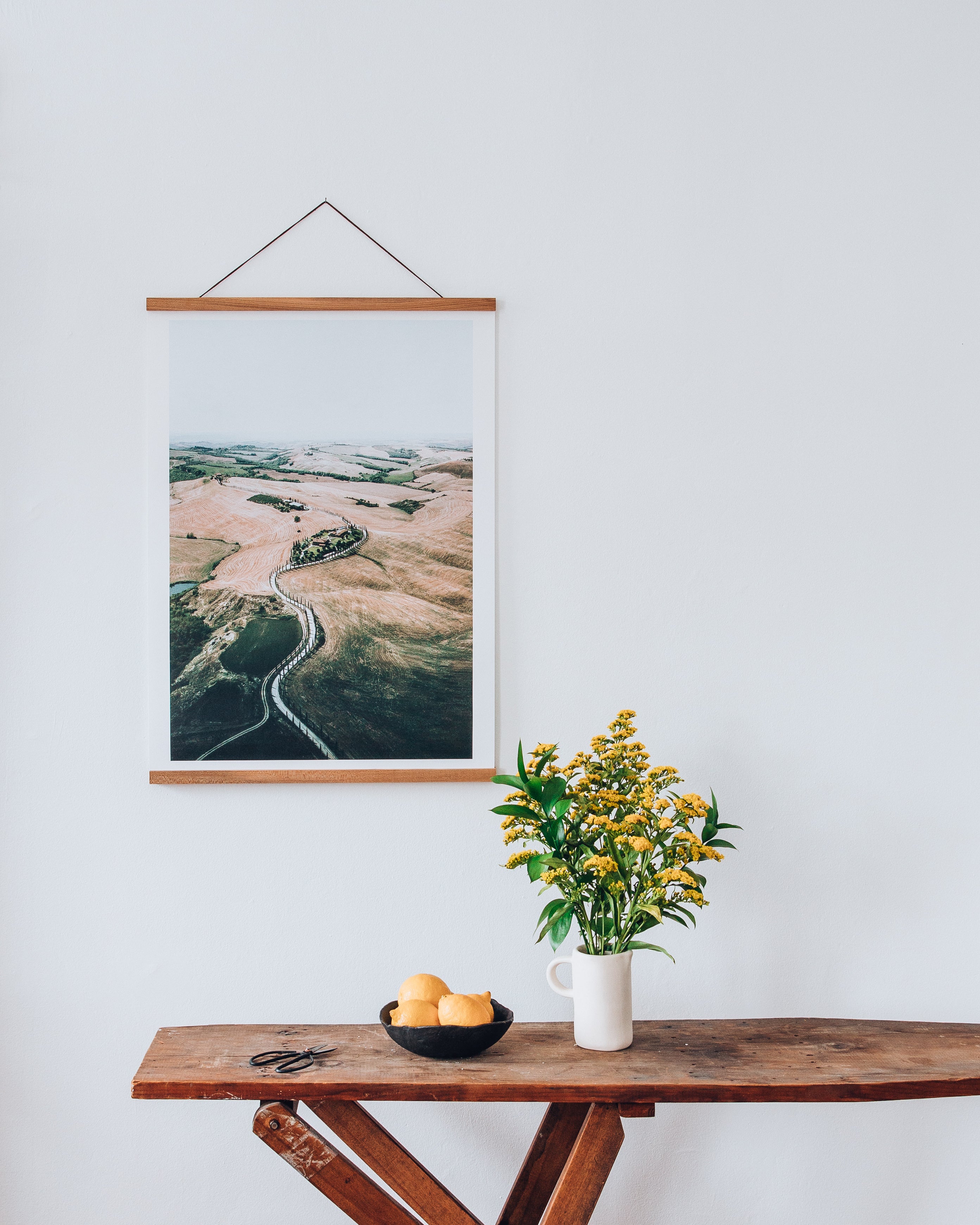 Magnetic maple wood frame
