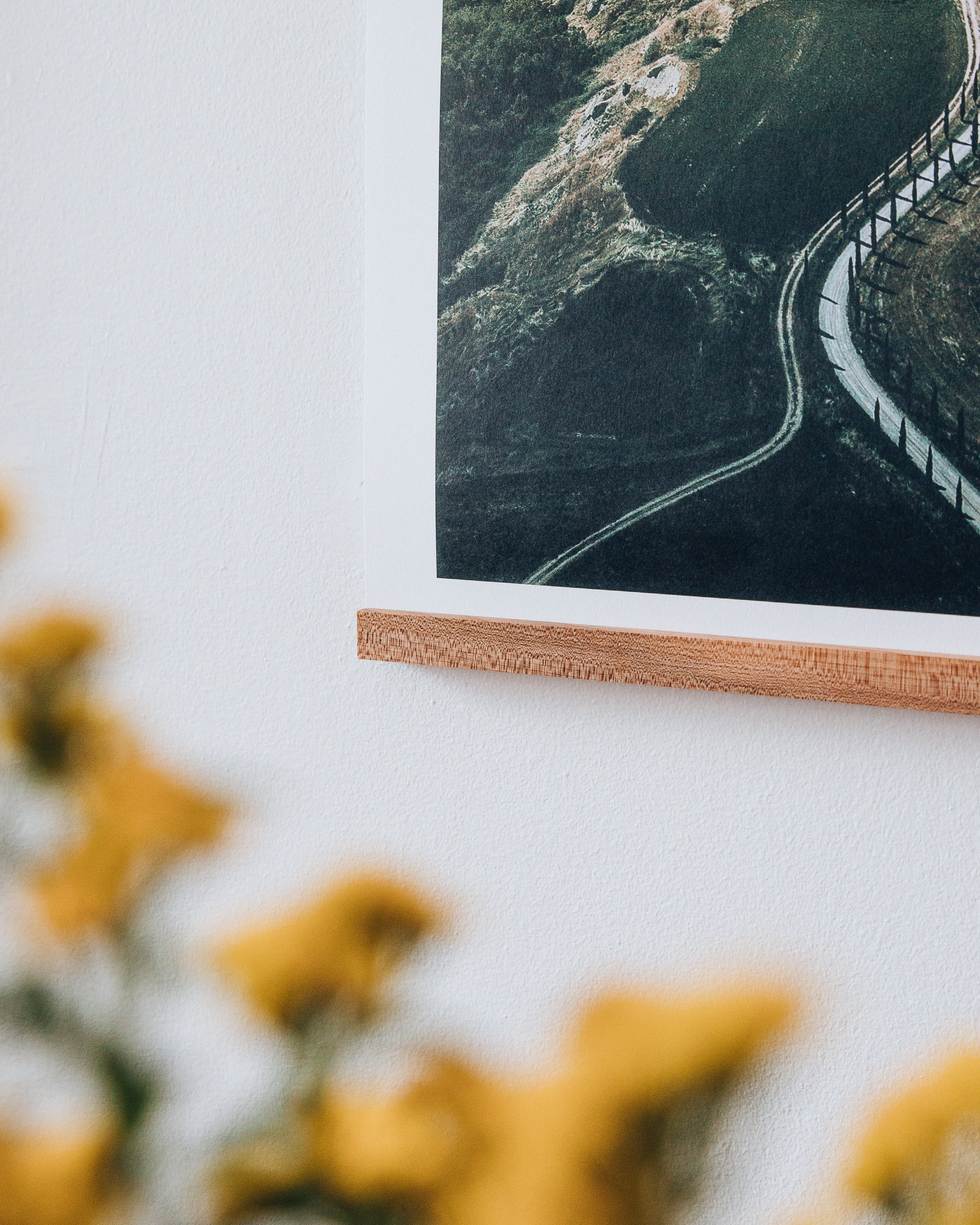 Magnetic maple wood frame